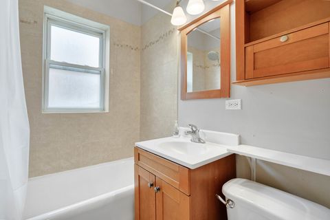 Tiny photo for 58 Forest Avenue #2S, Riverside, IL 60546 (MLS # 12674145)
