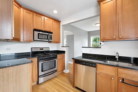 Tiny photo for 58 Forest Avenue #2S, Riverside, IL 60546 (MLS # 12674145)