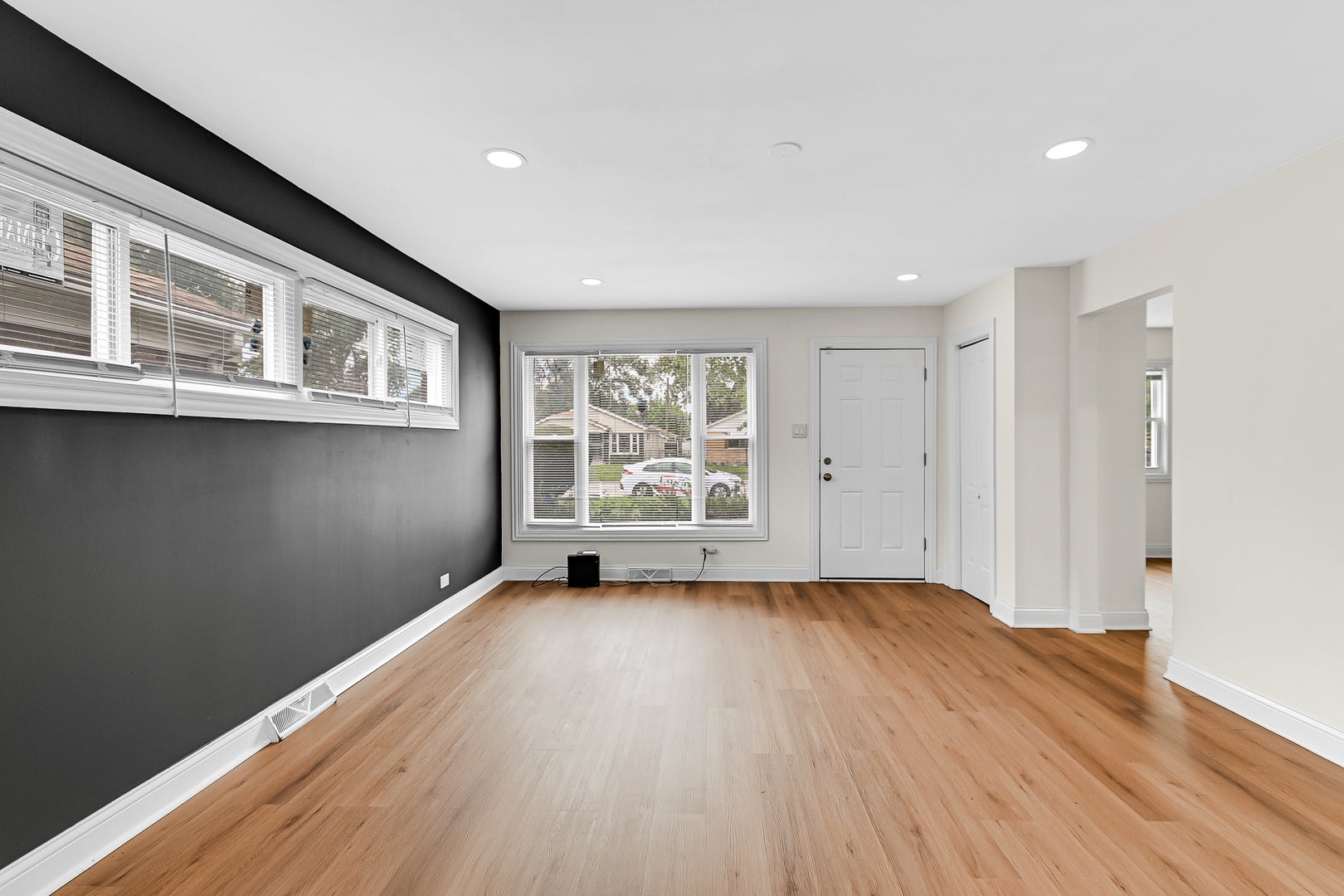 14905 Edbrooke Avenue - Photo 3