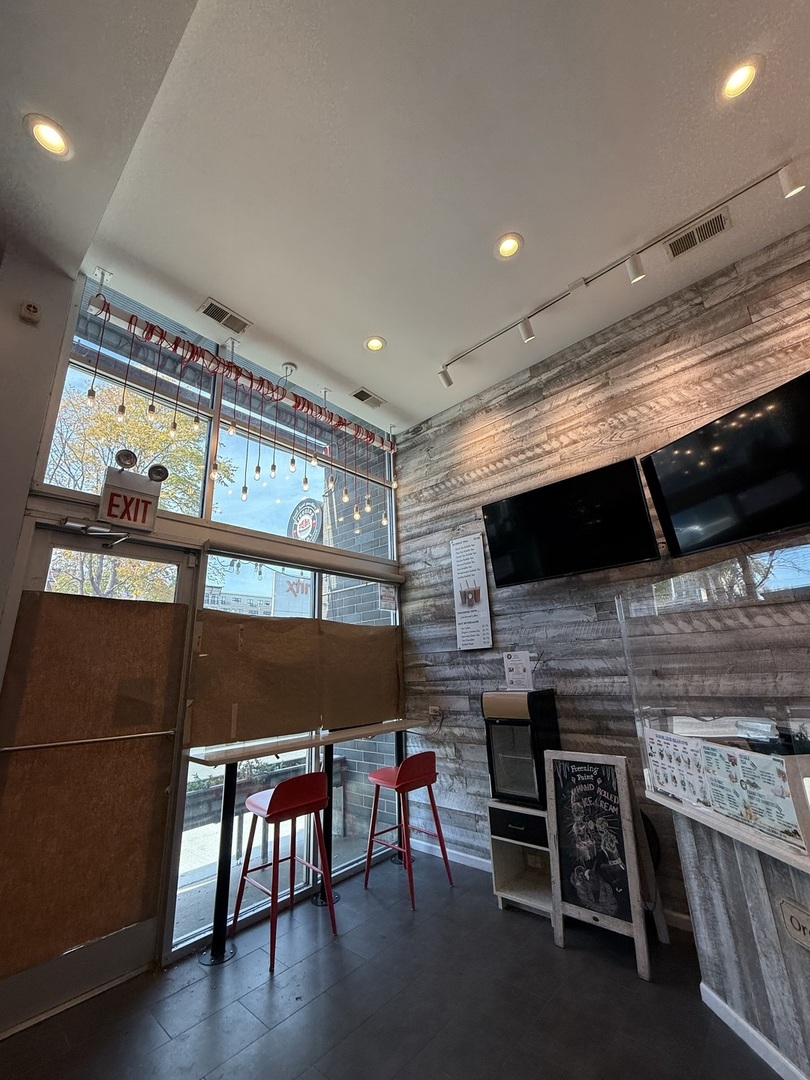 3127 N ASHLAND Avenue C1