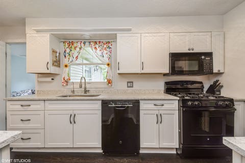 Tiny photo for 6206 Hilly Way, Cary, IL 60013 (MLS # 12728656)