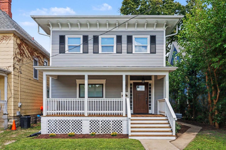 Photo 1 of 34 — 646 Webster Street, Ottawa, IL 61350