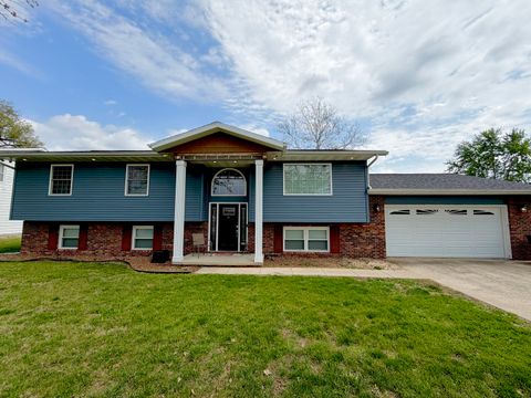 Photo of 150 Woodland Drive, Salem, IL 62881 (MLS # 12622691)