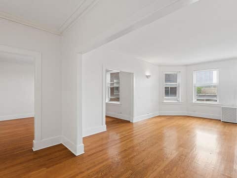 Tiny photo for 1044 W Balmoral Avenue #4C, Chicago, IL 60640 (MLS # 12695558)