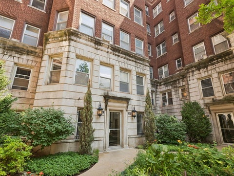 Tiny photo for 1044 W Balmoral Avenue #4C, Chicago, IL 60640 (MLS # 12695558)
