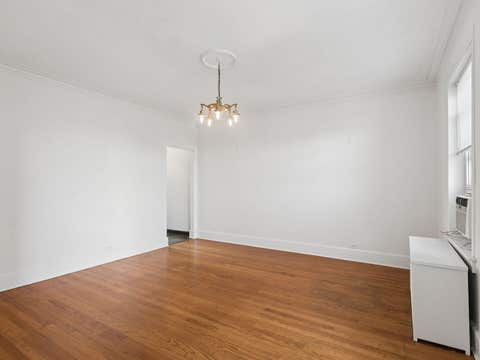 Tiny photo for 1044 W Balmoral Avenue #4C, Chicago, IL 60640 (MLS # 12695558)