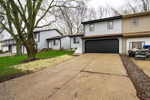 Tiny photo for 1305 Bancroft Drive, Bloomington, IL 61704 (MLS # 12604439)