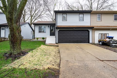 Photo of 1305 Bancroft Drive, Bloomington, IL 61704 (MLS # 12604439)