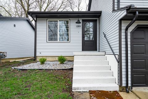 Tiny photo for 1305 Bancroft Drive, Bloomington, IL 61704 (MLS # 12604439)