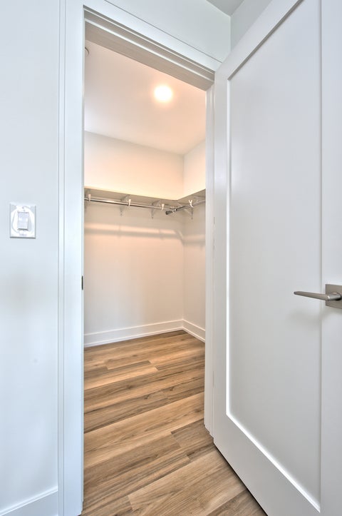 Tiny photo for 9396 Landings Lane #305, Des Plaines, IL 60016 (MLS # 12655198)