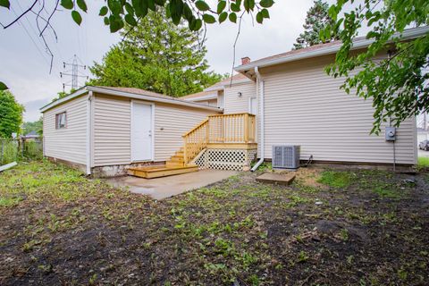 Tiny photo for 905 Adams Street, Maywood, IL 60153 (MLS # 12685902)