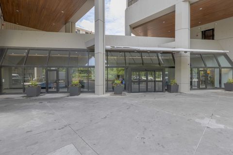 Tiny photo for 345 W Fullerton Parkway #1001, Chicago, IL 60614 (MLS # 12395709)