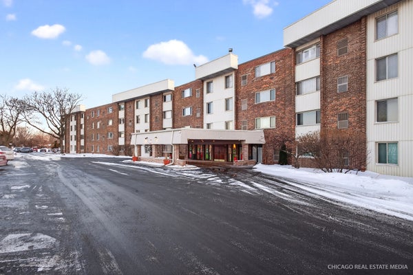 841 N YORK ST APT 218, ELMHURST, IL 60126 - Image 81e4a24bdf91995ea77cc0e99aa2ee7d/2913916886