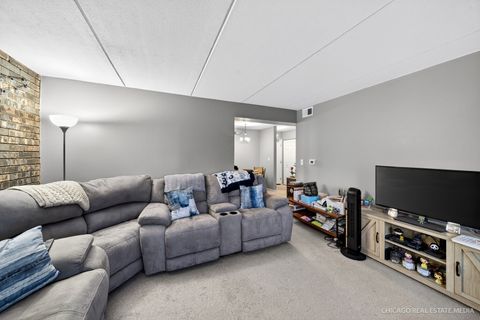 Tiny photo for 841 N York Road #218, Elmhurst, IL 60126 (MLS # 12551641)