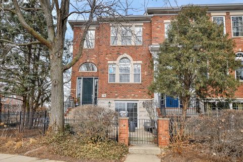 Photo of 716 Prescott Court, Naperville, IL 60563 (MLS # 12558585)