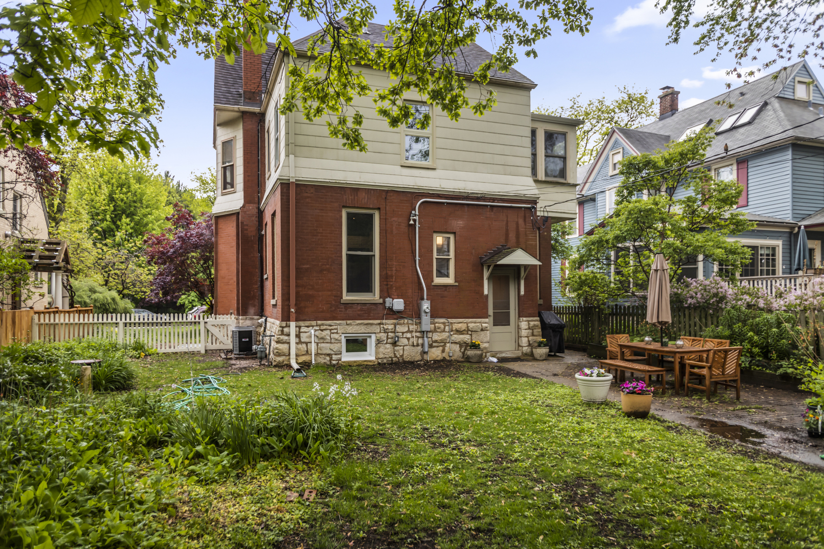 827 Madison Street