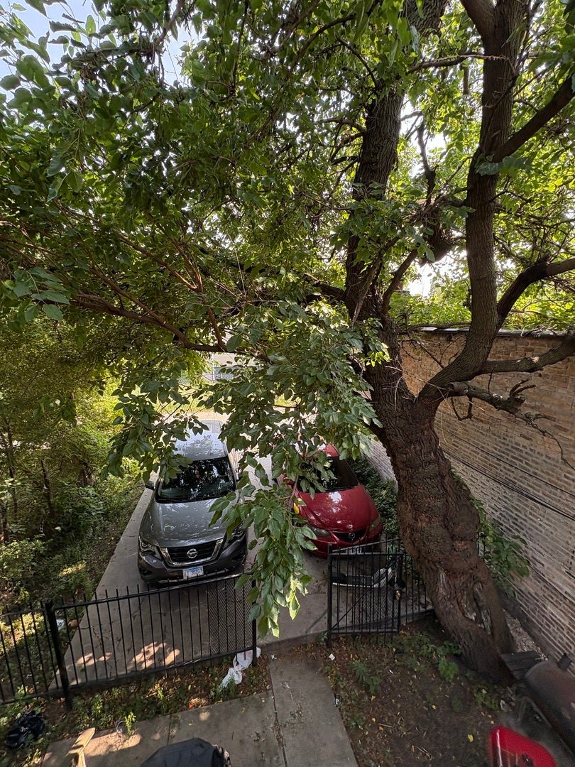 253 W 43RD Street