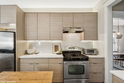 Tiny photo for 1443 W WAVELAND Avenue #1, Chicago, IL 60613 (MLS # 12298258)