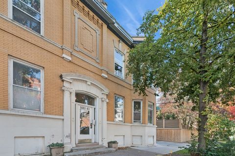 1443 W WAVELAND Avenue 1 Chicago IL 60613