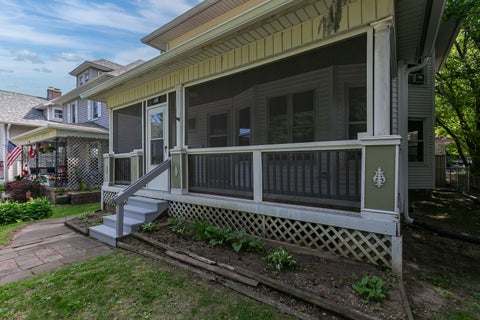 Tiny photo for 620 10th Street, Moline, IL 61265 (MLS # 12660287)