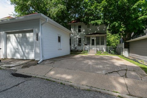 Tiny photo for 620 10th Street, Moline, IL 61265 (MLS # 12660287)