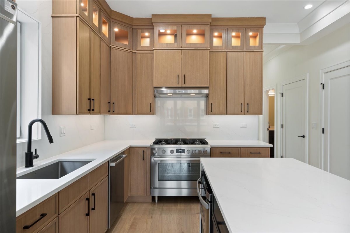 2023 W Augusta Boulevard 3E
