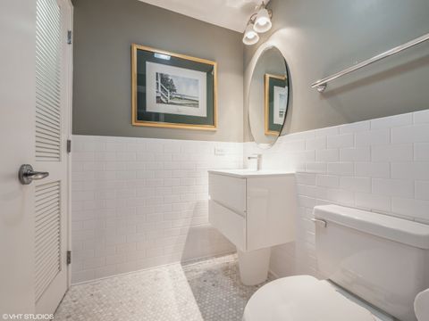 Tiny photo for 500 W Superior Street #1208, Chicago, IL 60654 (MLS # 12480184)