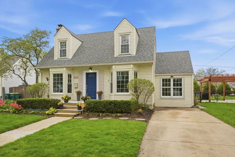 Tiny photo for 1311 Oneida Street, Joliet, IL 60435 (MLS # 12624094)