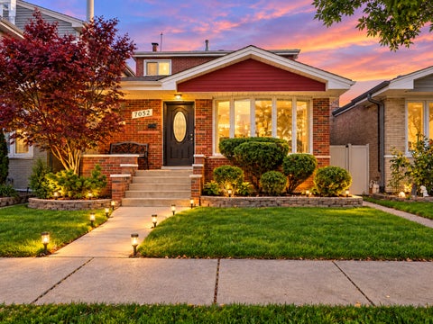 Photo of 7052 W 64th Place, Chicago, IL 60638 (MLS # 12781312)
