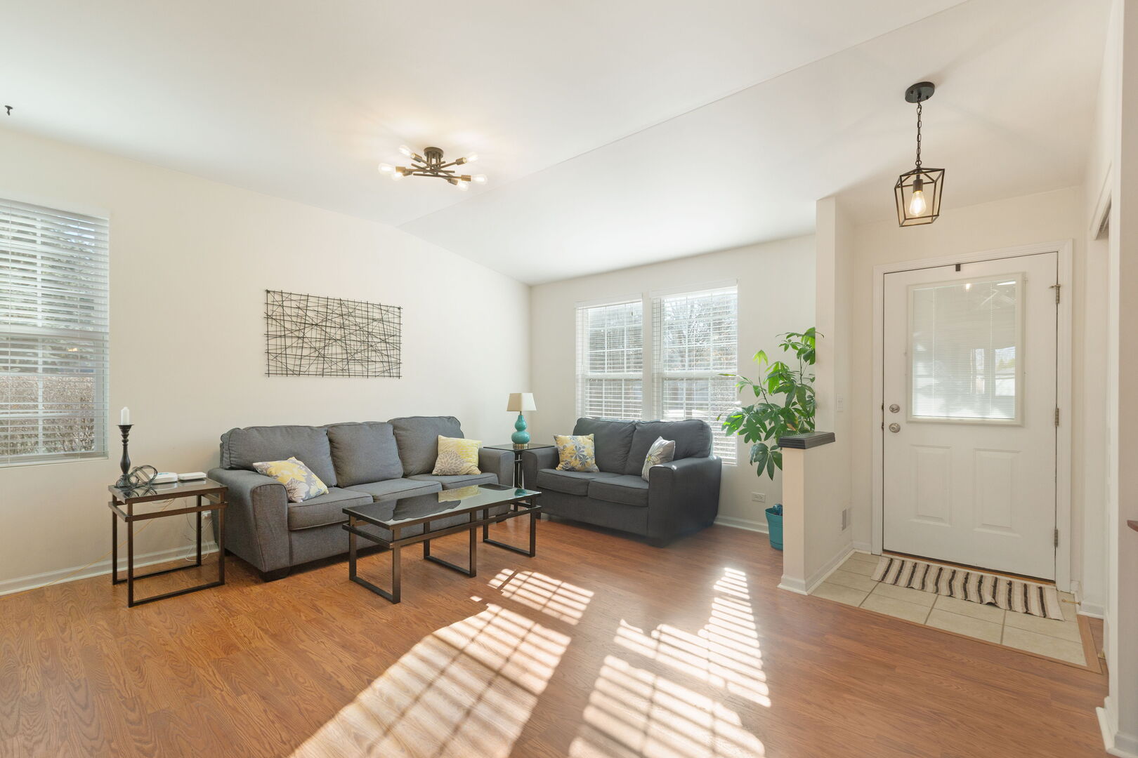 94 W Essington Drive