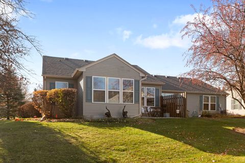 Tiny photo for 94 W Essington Drive, Round Lake, IL 60073 (MLS # 12516563)