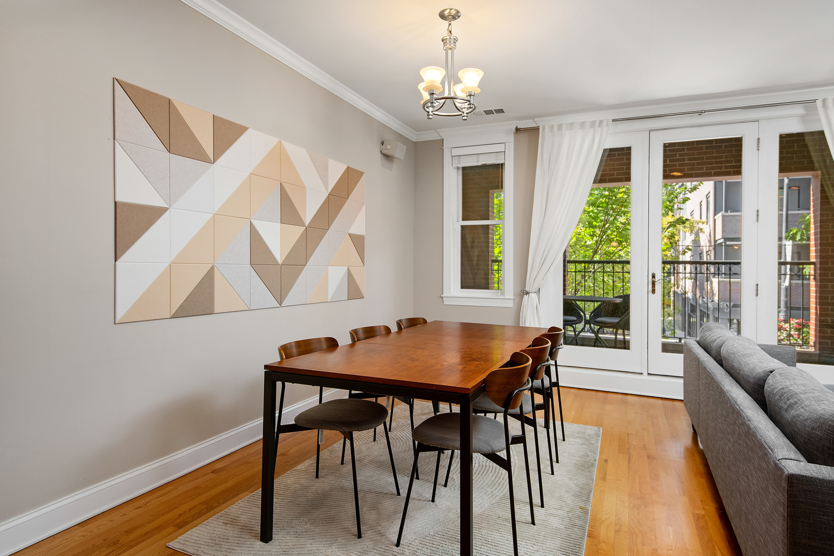 2461 N Lincoln Avenue 2S