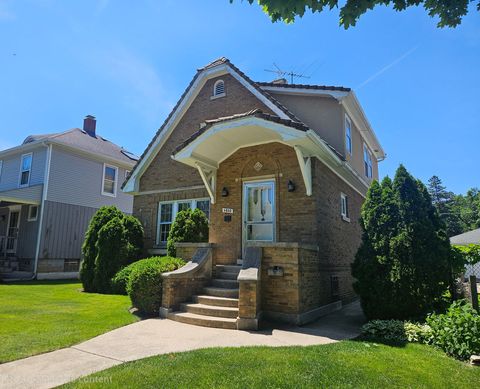 Tiny photo for 6840 N Olcott Avenue, Chicago, IL 60631 (MLS # 12658467)