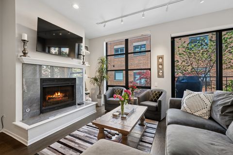 Tiny photo for 2501 N Wayne Avenue #18, Chicago, IL 60614 (MLS # 12501008)