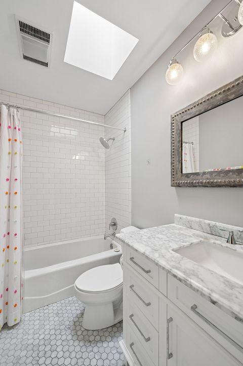 Tiny photo for 2501 N Wayne Avenue #18, Chicago, IL 60614 (MLS # 12501008)