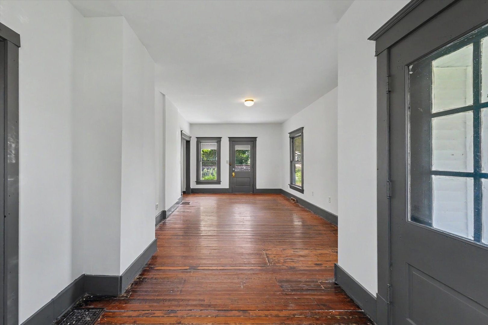205 E Holloway Street