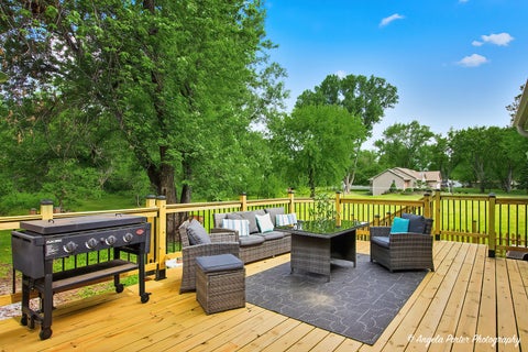 Tiny photo for 2711 Old Oak Drive, McHenry, IL 60050 (MLS # 12635981)