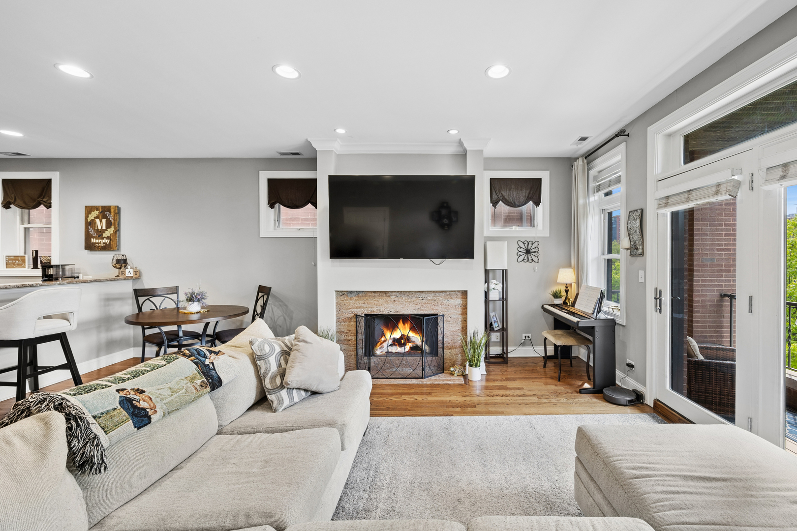 1122 W Hubbard Street 3E