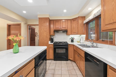 Tiny photo for 630 Perth Avenue, Flossmoor, IL 60422 (MLS # 12670461)