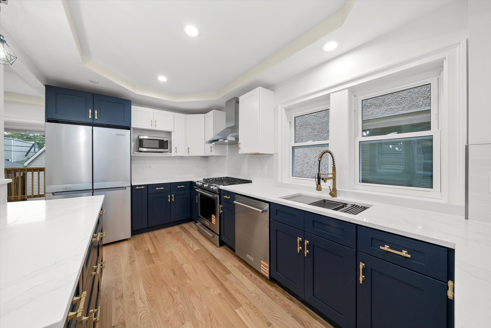 1021 S Lombard Avenue