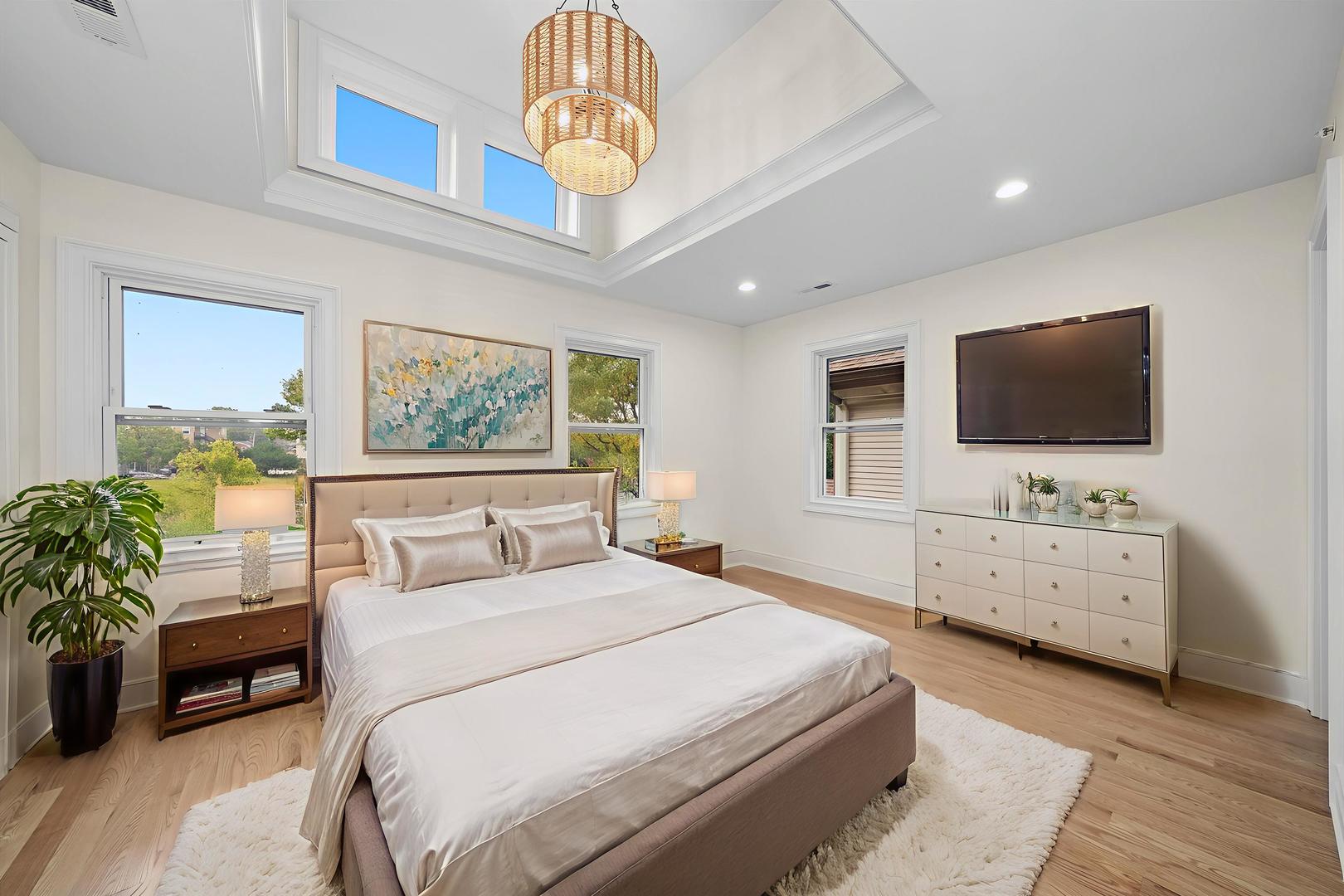 1021 S Lombard Avenue