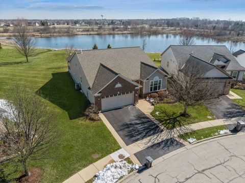 Photo of 2791 Beacon Point Circle, Elgin, IL 60124 (MLS # 12593171)