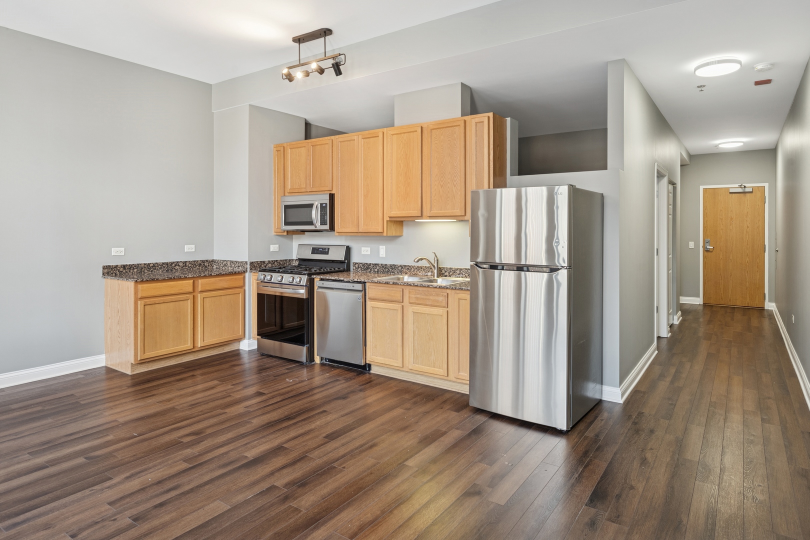 8 W MONROE Street 1405