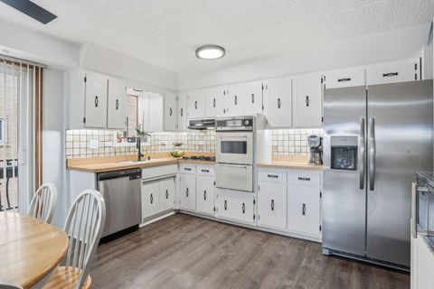 Tiny photo for 6257 S Newland Avenue #1N, Chicago, IL 60638 (MLS # 12616460)