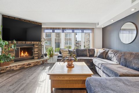 Tiny photo for 6257 S Newland Avenue #1N, Chicago, IL 60638 (MLS # 12616460)