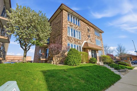 Tiny photo for 6257 S Newland Avenue #1N, Chicago, IL 60638 (MLS # 12616460)