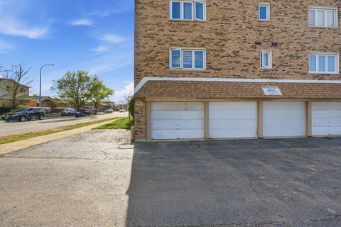 Tiny photo for 6257 S Newland Avenue #1N, Chicago, IL 60638 (MLS # 12616460)