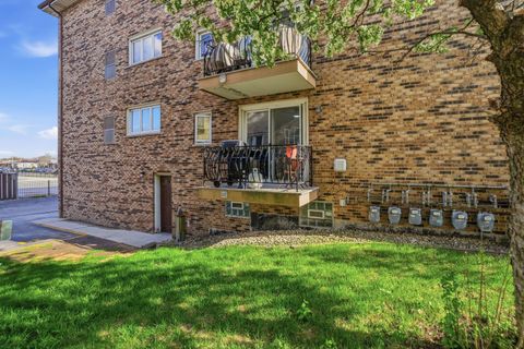 Tiny photo for 6257 S Newland Avenue #1N, Chicago, IL 60638 (MLS # 12616460)