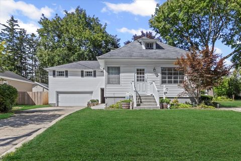 Photo of 108 Lincoln Avenue, Round Lake, IL 60073 (MLS # 12390417)
