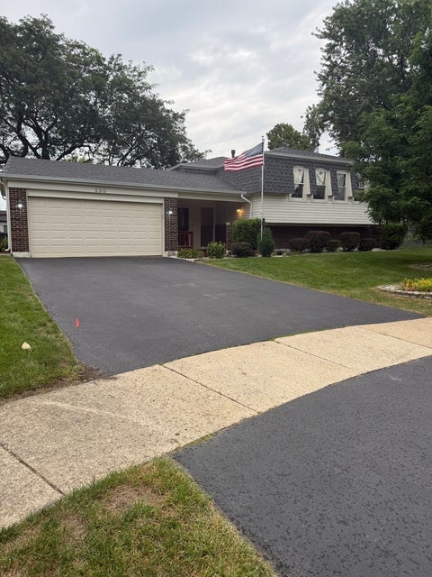 Tiny photo for 330 Shield Court, Bolingbrook, IL 60440 (MLS # 12773558)